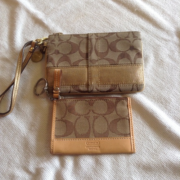 Coach Handbags - Coach wristlet and card holder